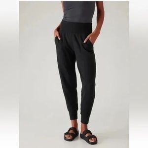 ATHLETA Coaster Luxe Jogger // Black  #658312